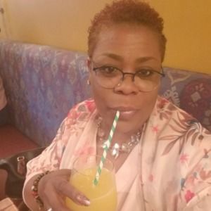 Meet your Posher, Sharon